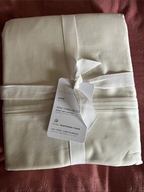 Pottery Barn Sateen King Sheet Set in Ivory Cream